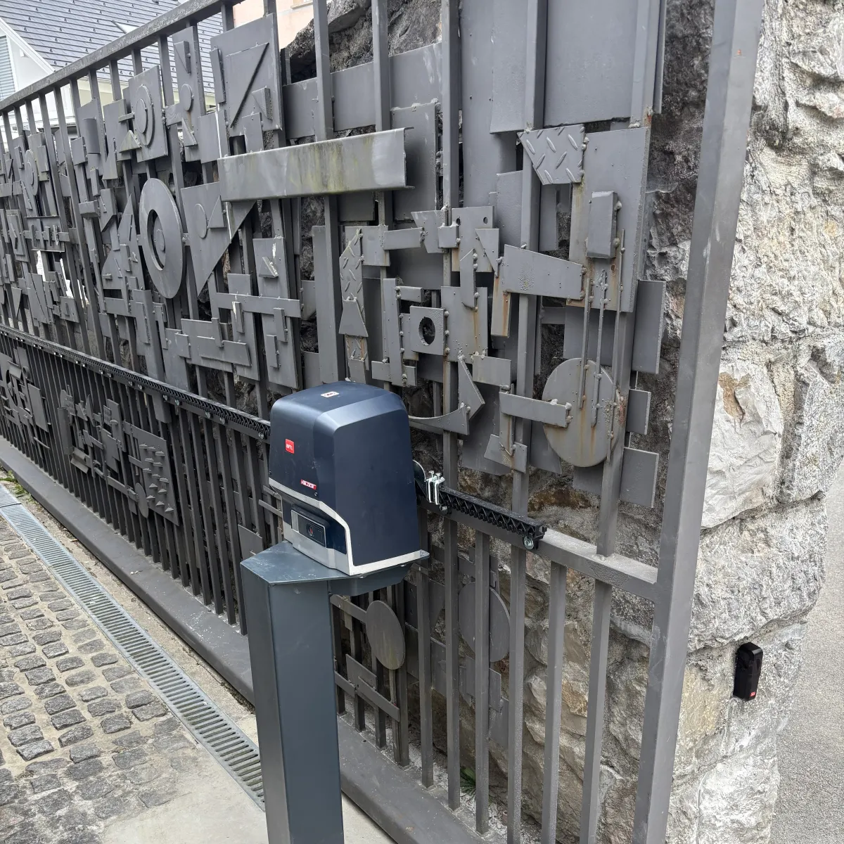 Obnova dvoriščnih sistemov Obnova dvoriščnih sistemov