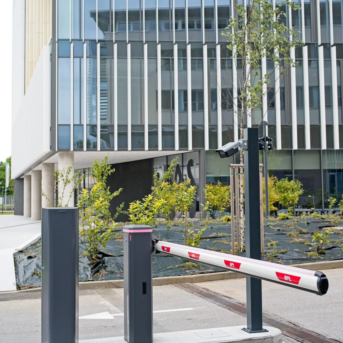 Več kot le zapornice, popolna kontrola dostopa Več kot le zapornice, popolna kontrola dostopa