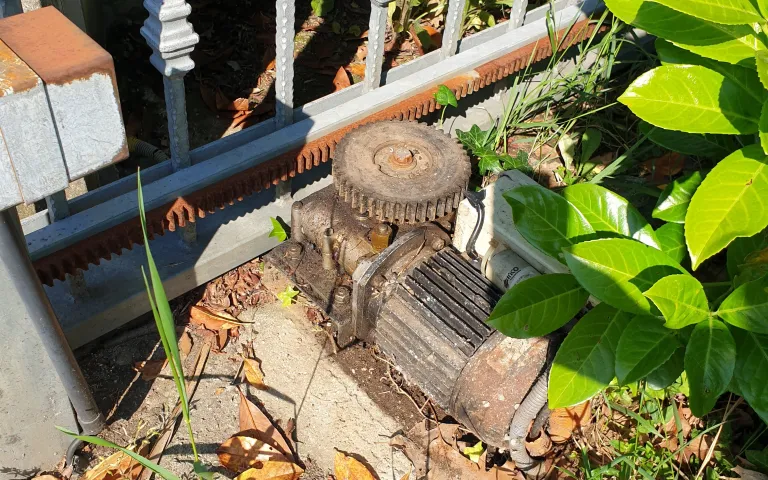 drsna dvoriščna vrata