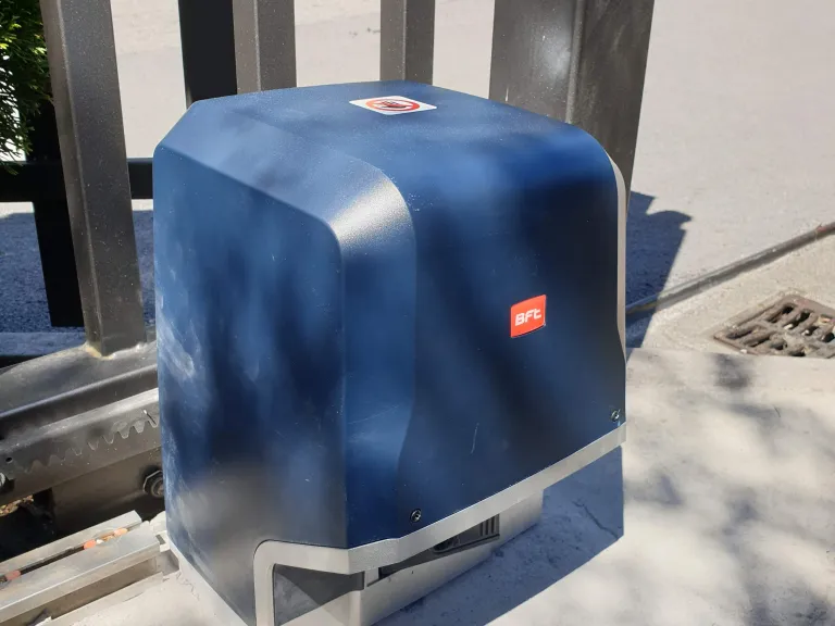 drsna dvoriščna vrata