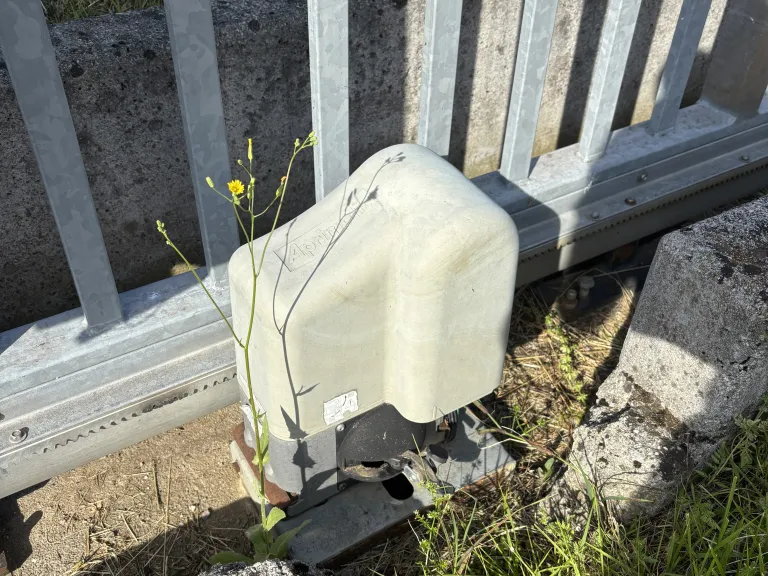 drsna dvoriščna vrata