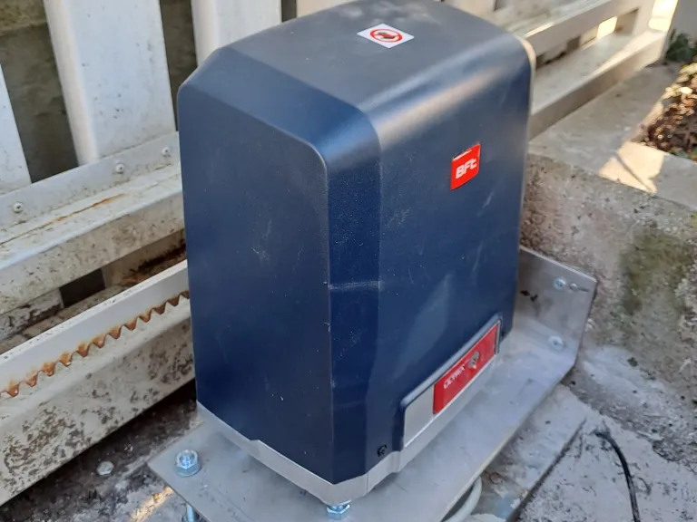 drsna dvoriščna vrata