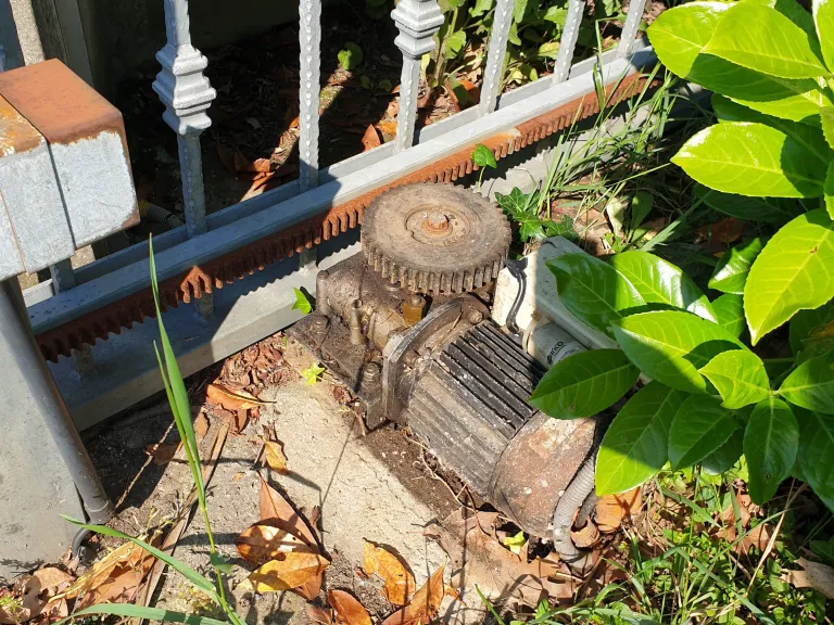 drsna dvoriščna vrata