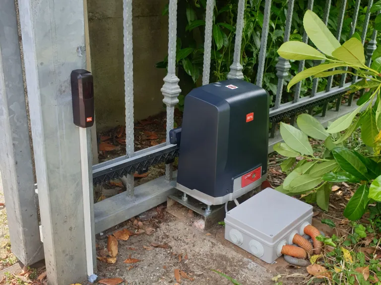 drsna dvoriščna vrata