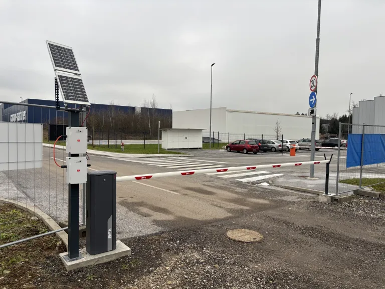 Parkirna zapornica solar